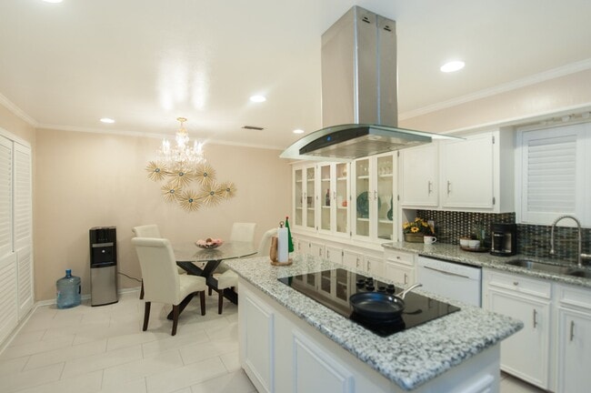 Building Photo - 14107 Swiss Hill Dr