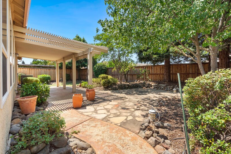 Building Photo - 2347 Amber Falls Dr