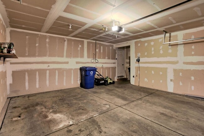 Building Photo - 3 Bedroom 2 Bath Ranch Style Home in Loveland