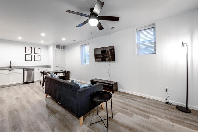 Building Photo - 62 S Main St