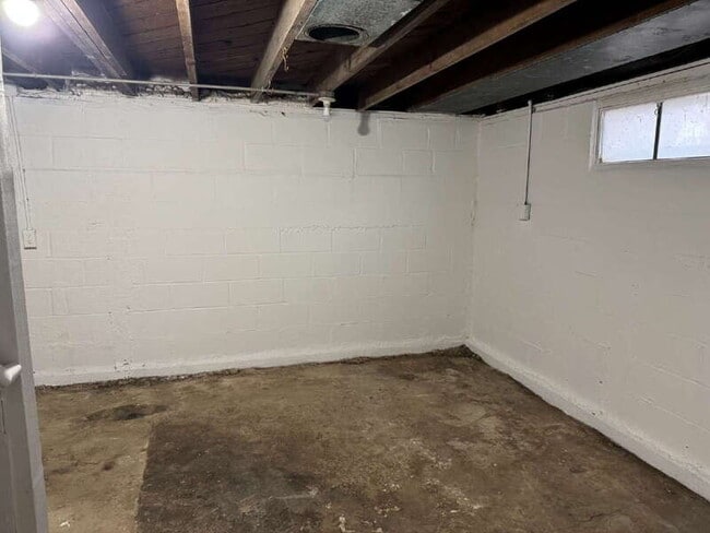 Building Photo - 714 Ovid Ave