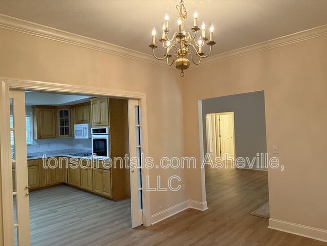 Building Photo - 6 Tiburon Pl