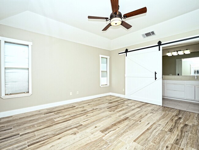 Building Photo - 8406 Racine Trail
