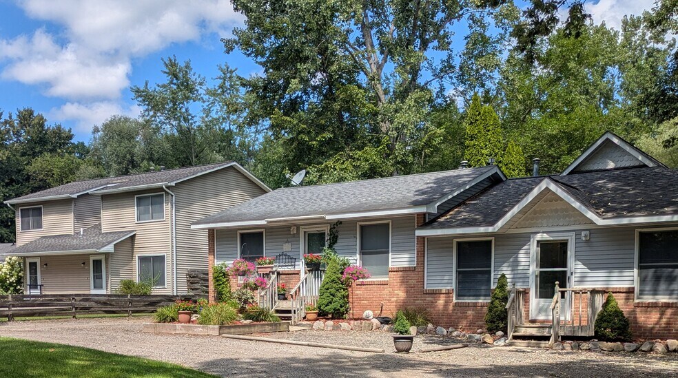 neighboring unit view - 11347 Ford Road
