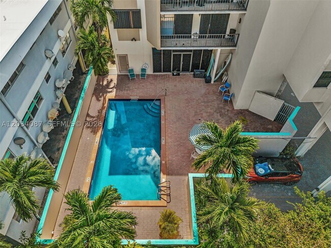 Building Photo - 9124 Collins Ave