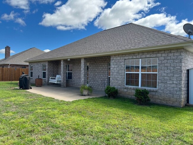 Building Photo - 1535 Glenwood Dr