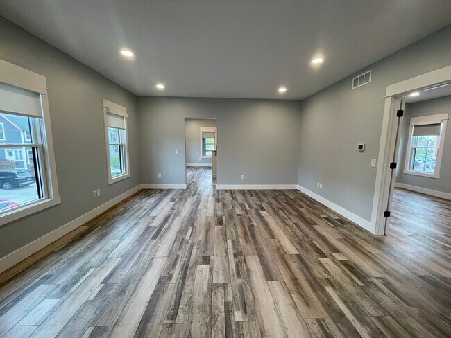 Building Photo - Beautiful One Bedroom in Cherry Hill - All Utilities Including WiFi are included!