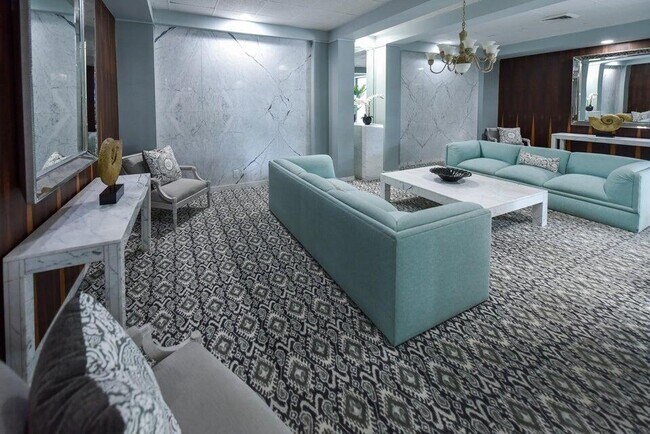 Building Photo - 2860 S Ocean Blvd