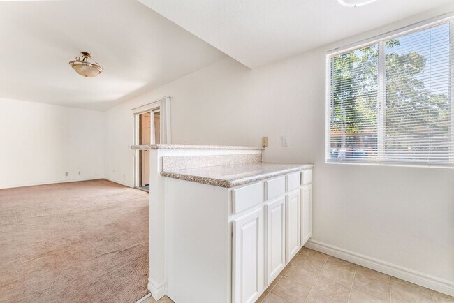 Building Photo - 4360 Sandy River Dr