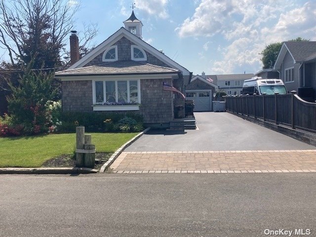 Primary Photo - 76 Araca Rd