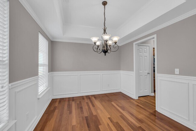 Building Photo - 5623 Crooked Creek Dr