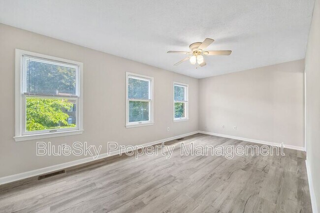Building Photo - 439 Wynridge Dr