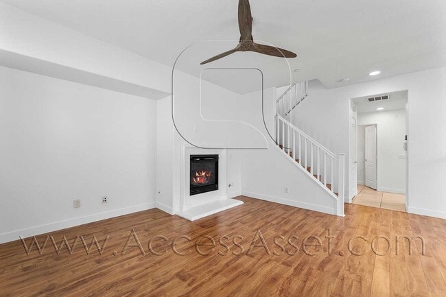 Building Photo - Spacious & Stylish 3 Bed/3.5 Bath Home In Temecula's Harveston Lake Community!