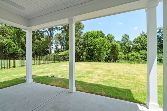 Building Photo - Spacious 4-Bedroom, 3 Full Bath Home in Angier