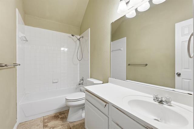 Building Photo - 6208 Eagle Creek Dr