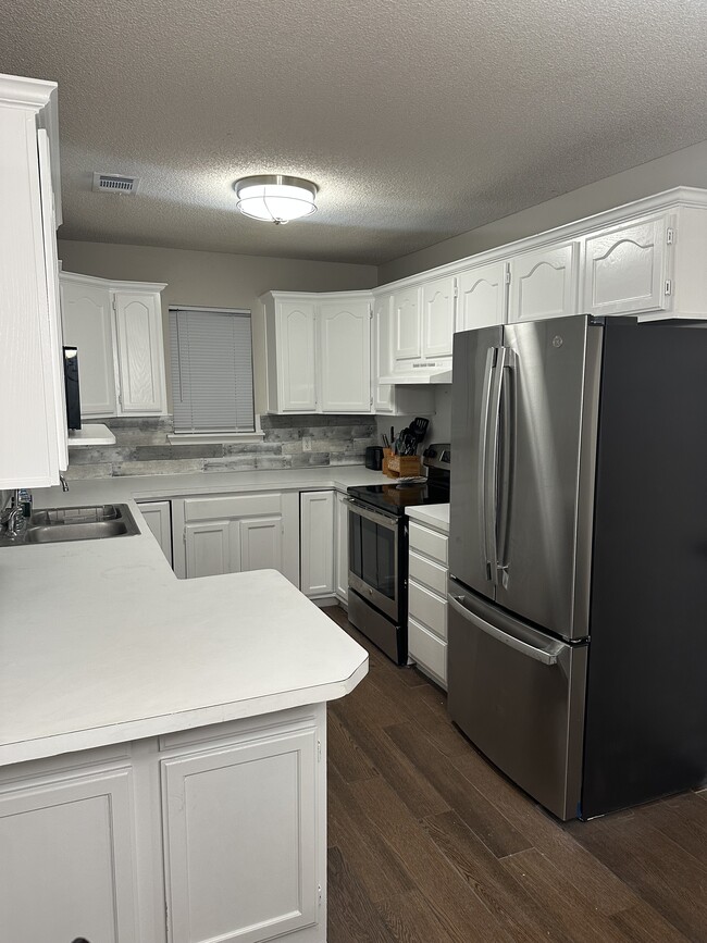 Building Photo - 2407 Broken Hill Dr