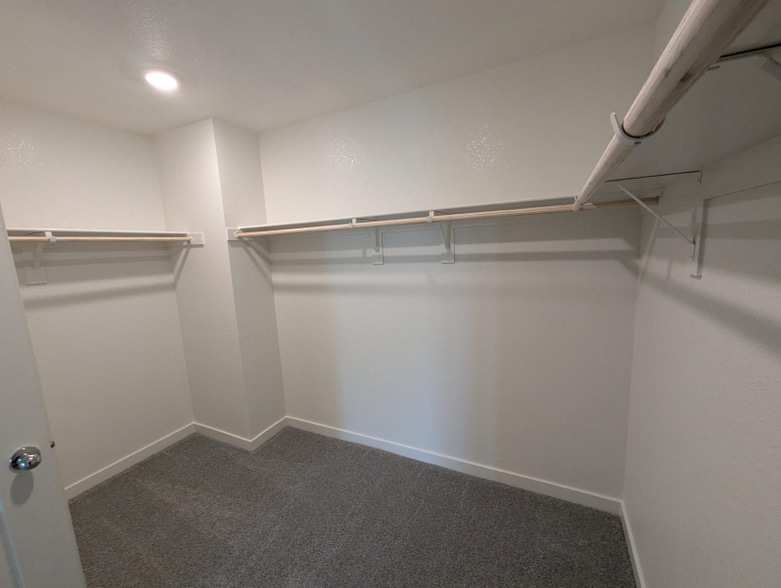 Building Photo - 7804 Forestdale Wy