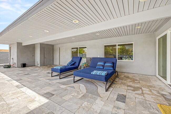 Building Photo - 2800 S Bala Dr