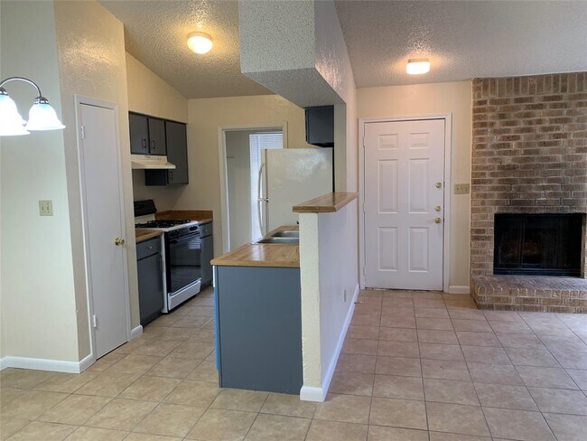 Building Photo - 10447 Doc Holliday Trail