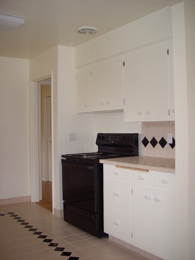 Kitchen - 3310 Columbia St