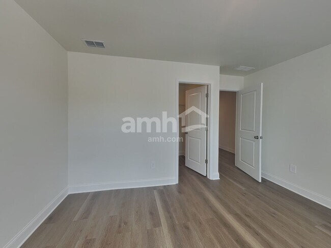 Building Photo - 3524 Shane Hill Rd SW