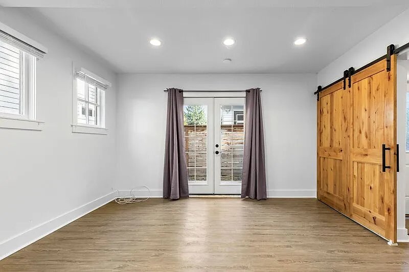 Building Photo - 6541 SE 89th Ave