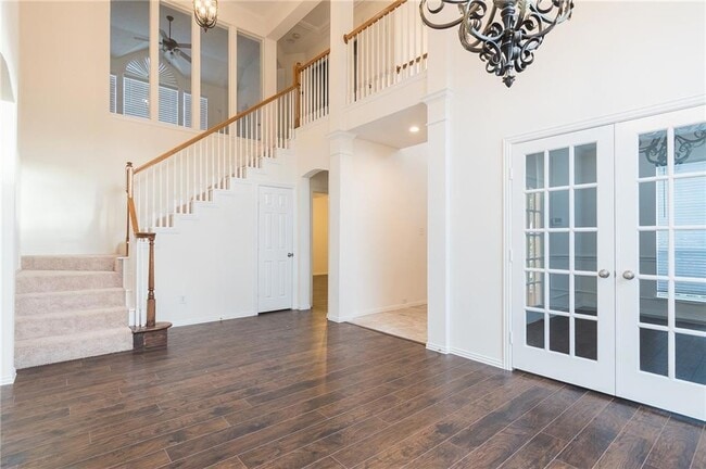 Building Photo - 2108 Monticello Cir