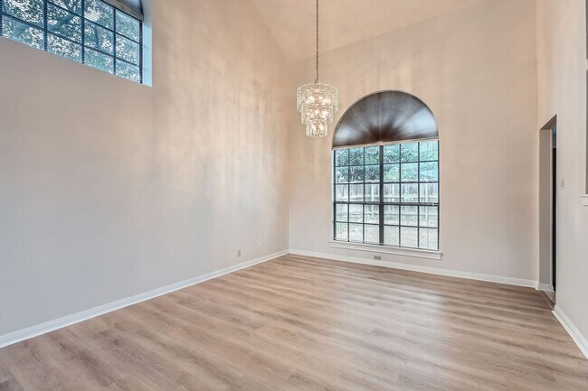 Building Photo - First time rental!
