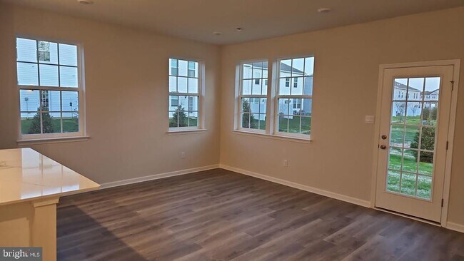 Building Photo - 12 Eleanor Ln