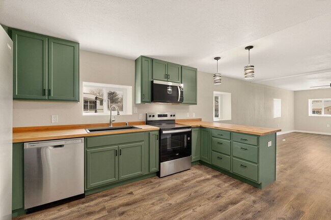 Building Photo - Beautifully Renovated Home for Rent