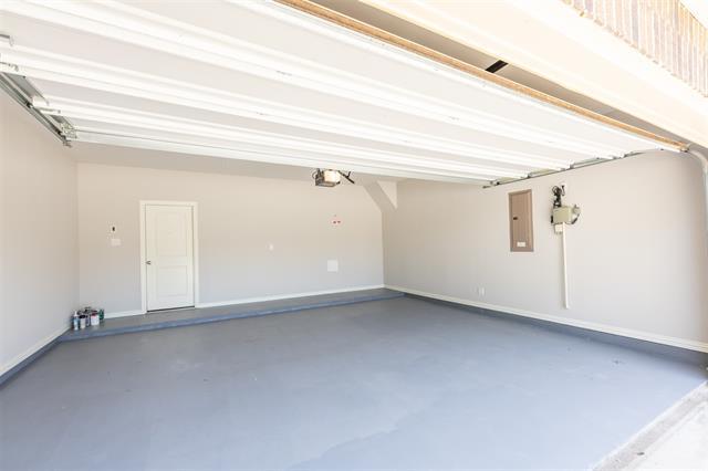 Building Photo - 16012 High Line Dr