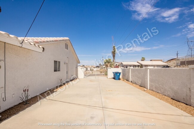 Building Photo - FURNISHED POOL HOME WITH VIEW