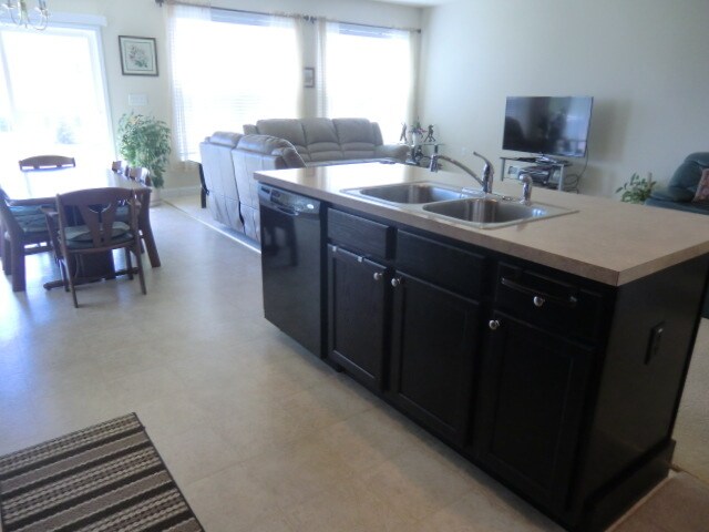 Building Photo - 2128 Red Fox Dr