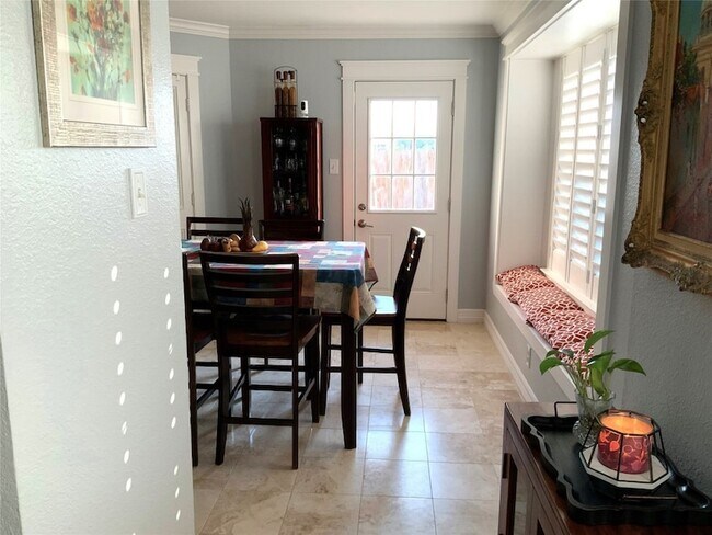 Building Photo - 15506 Red Pine Ridge Way