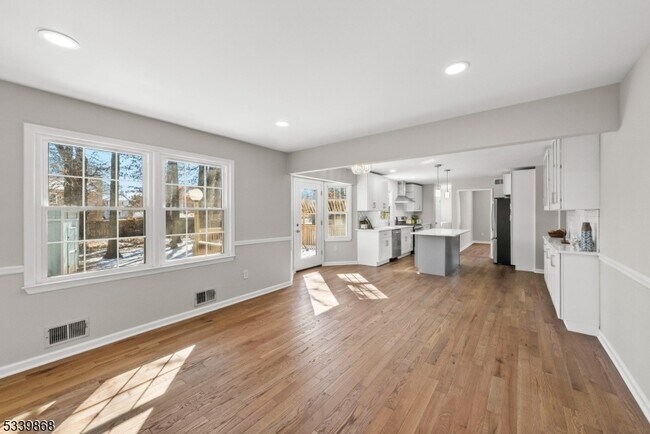 Building Photo - 231 Sutphin Ln