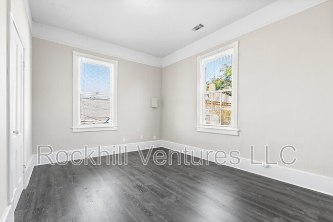 Building Photo - 508 W 42nd St