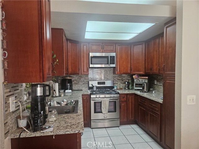 Building Photo - 11322 Oakwood Dr