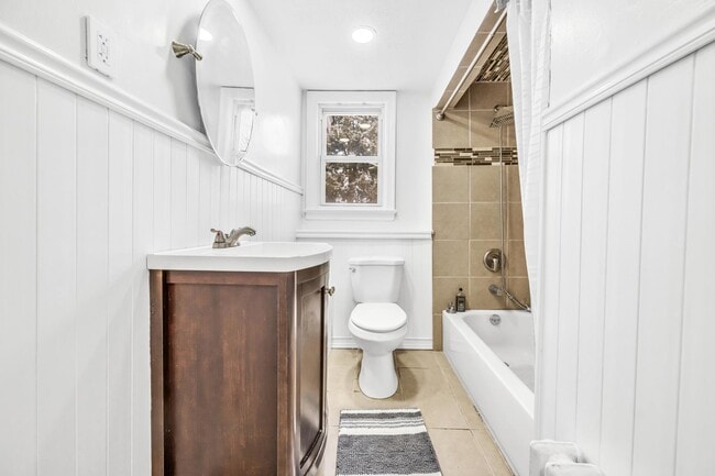 Building Photo - 284 MacArthur Ave