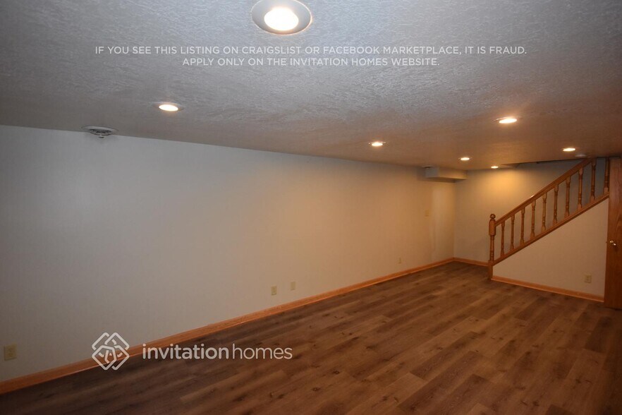 Building Photo - 8285 Hyde Ct S