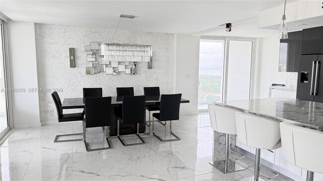 Building Photo - 19707 Turnberry Way