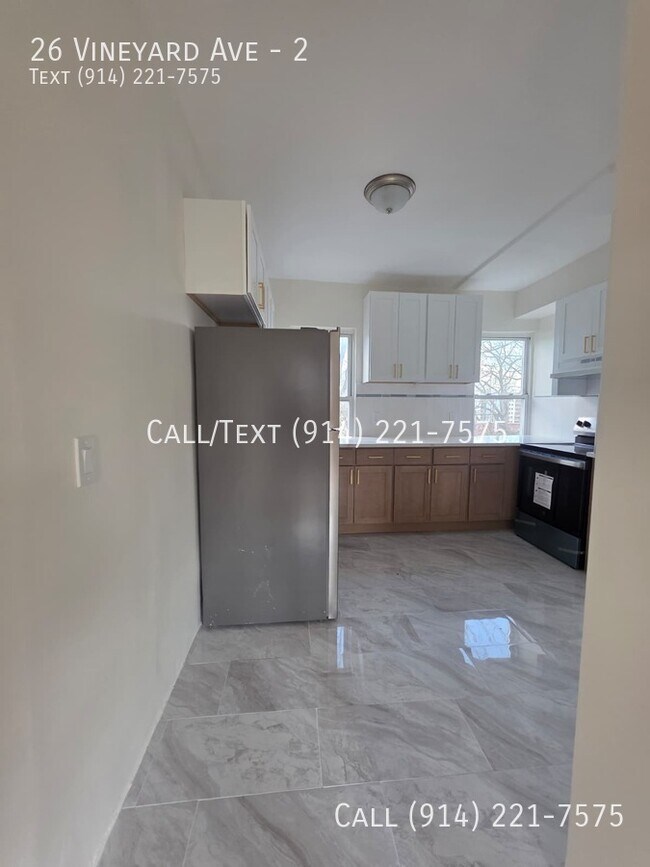 Building Photo - 26 Vineyard Ave