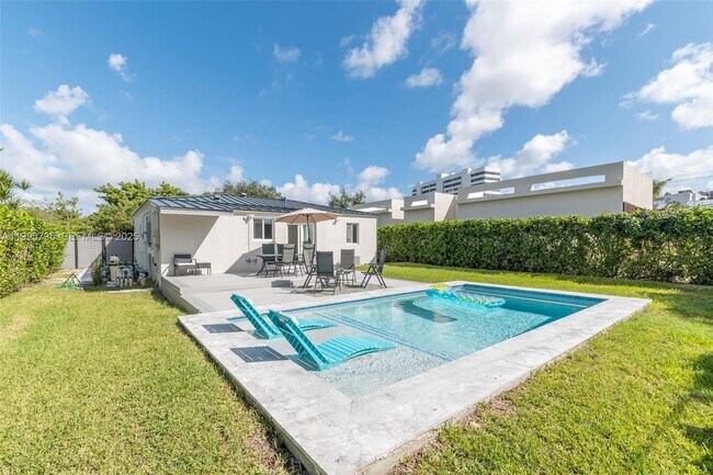 Building Photo - 260 NE 46th St