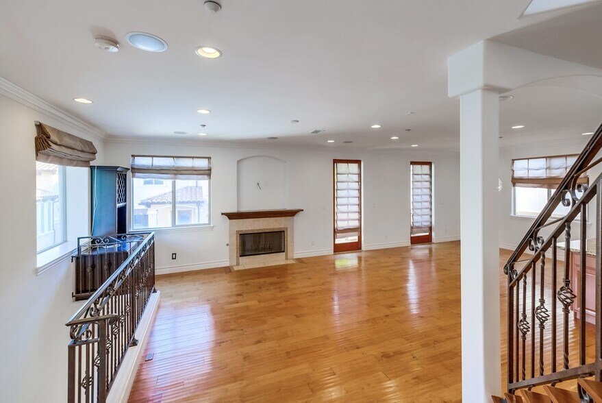 Building Photo - 1902 Marshallfield Ln