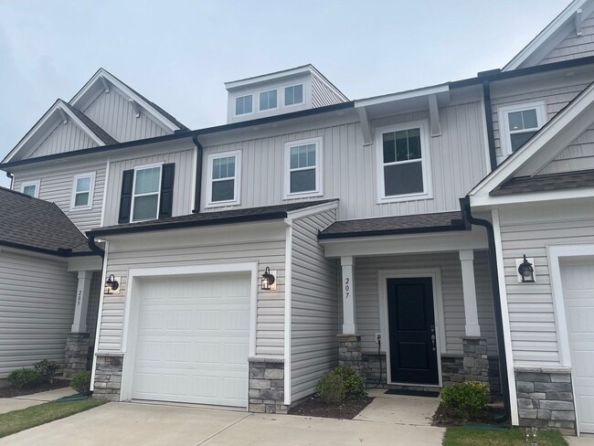 Building Photo - 207 Solacium Ln