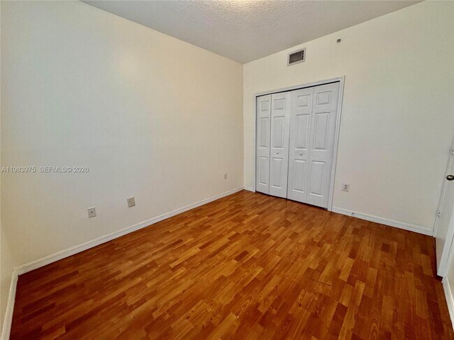 Building Photo - 6520 NW 114th Ave