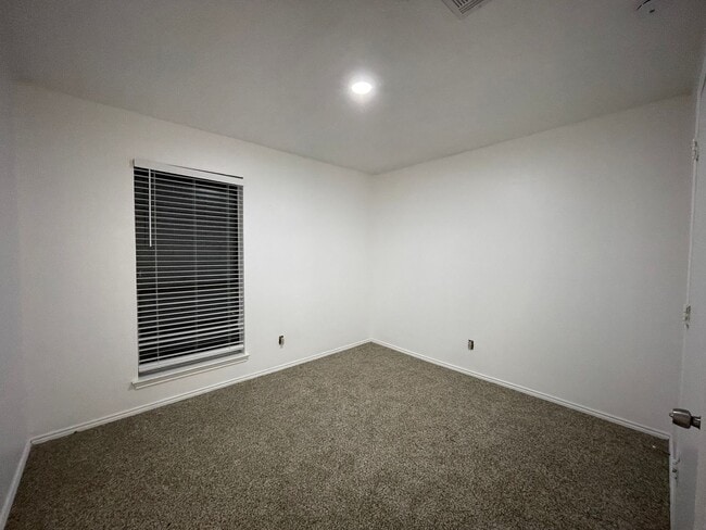 Building Photo - 2422-2424 Sherry Street