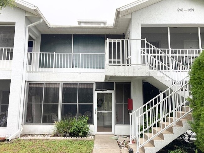 Building Photo - Available Soon! Recently Remodeled!