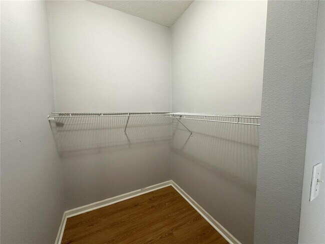 Building Photo - 12843 Madison Pointe Cir