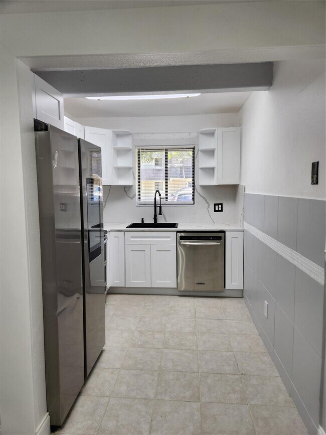 Primary Photo - 1005 S Flagler Ave