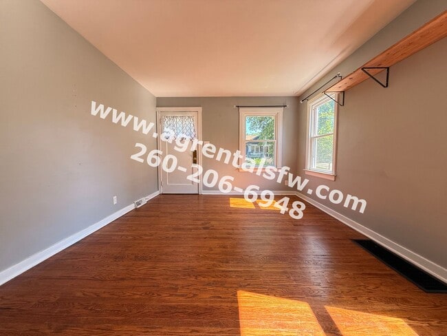 Building Photo - 522 Curdes Ave